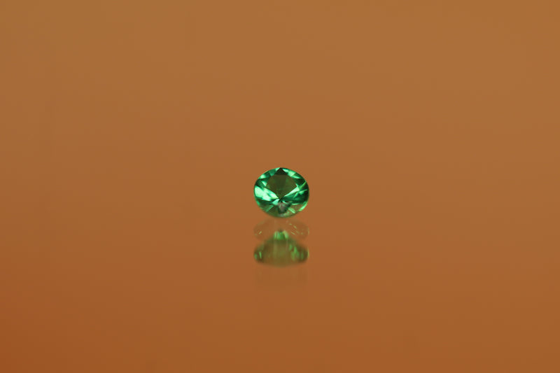 Emerald  0.037ct