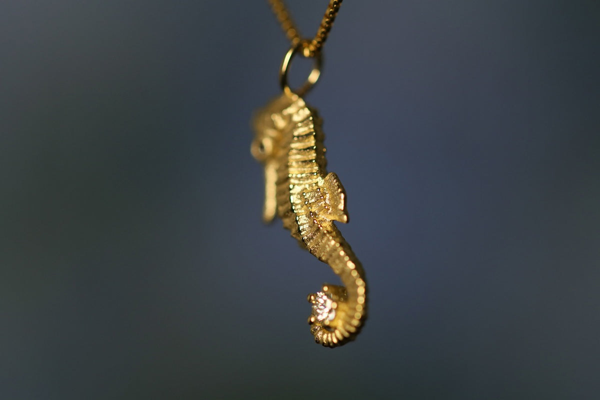 クアラントット　ピアス　タツノオトシゴ Cavalluccio marino – quarantotto